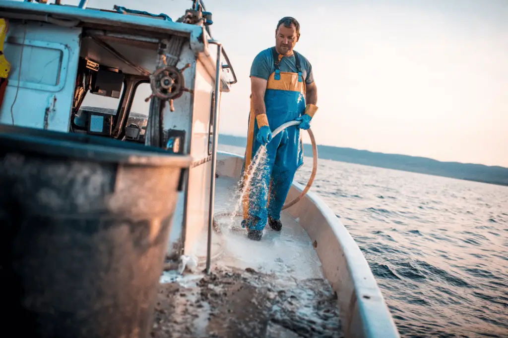 when is the best time for cleaning your boat to stop the spread of aquatic nuisance species
