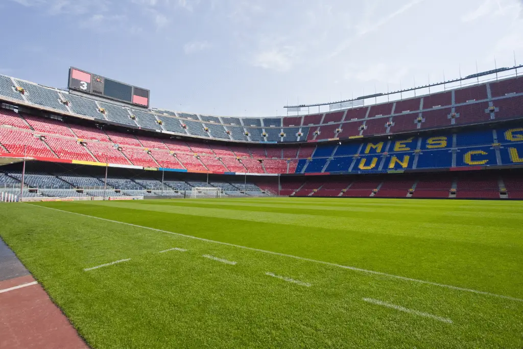 what is the best time to visit camp nou?