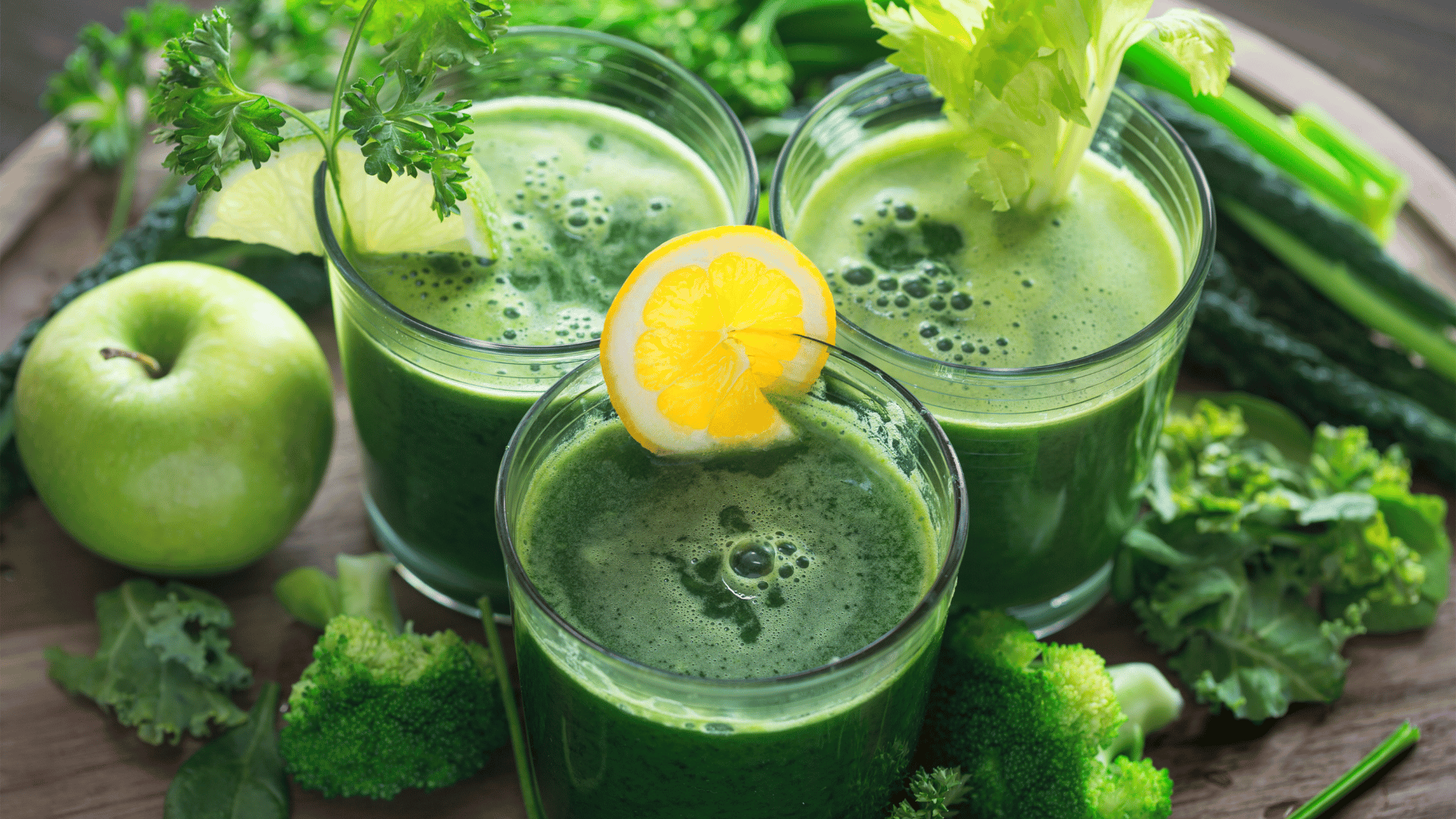 when is the best time to drink green juice?